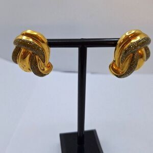 Avon Vintage Women's Pierced Earrings Classic Elegant Gold Tone Glitter Swirl